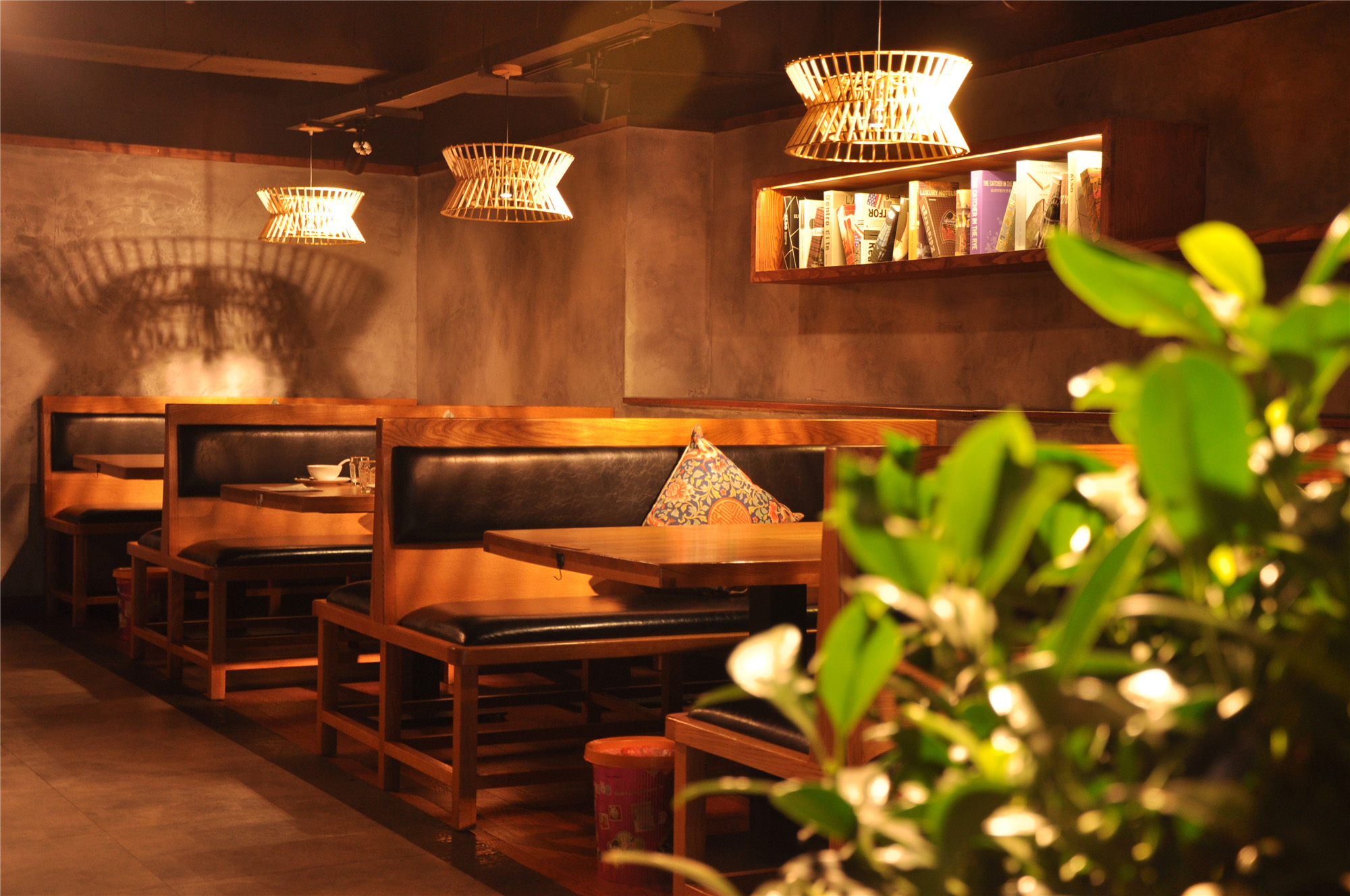 西宁紫荷花主题餐厅设计