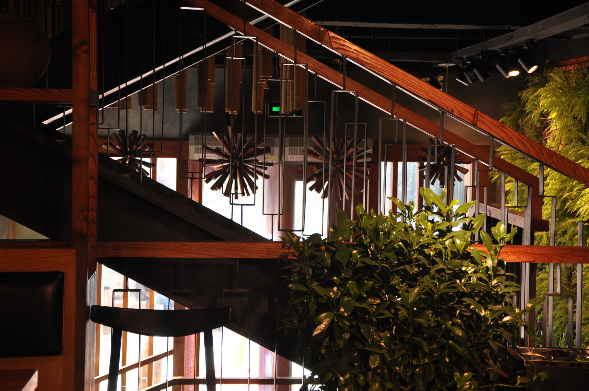 西宁紫荷花主题餐厅设计