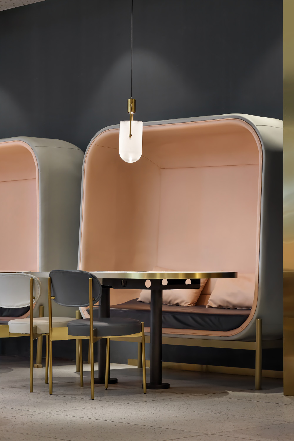 酷炫极简风烤肉店设计，小猪小牛章鱼水煎肉餐厅