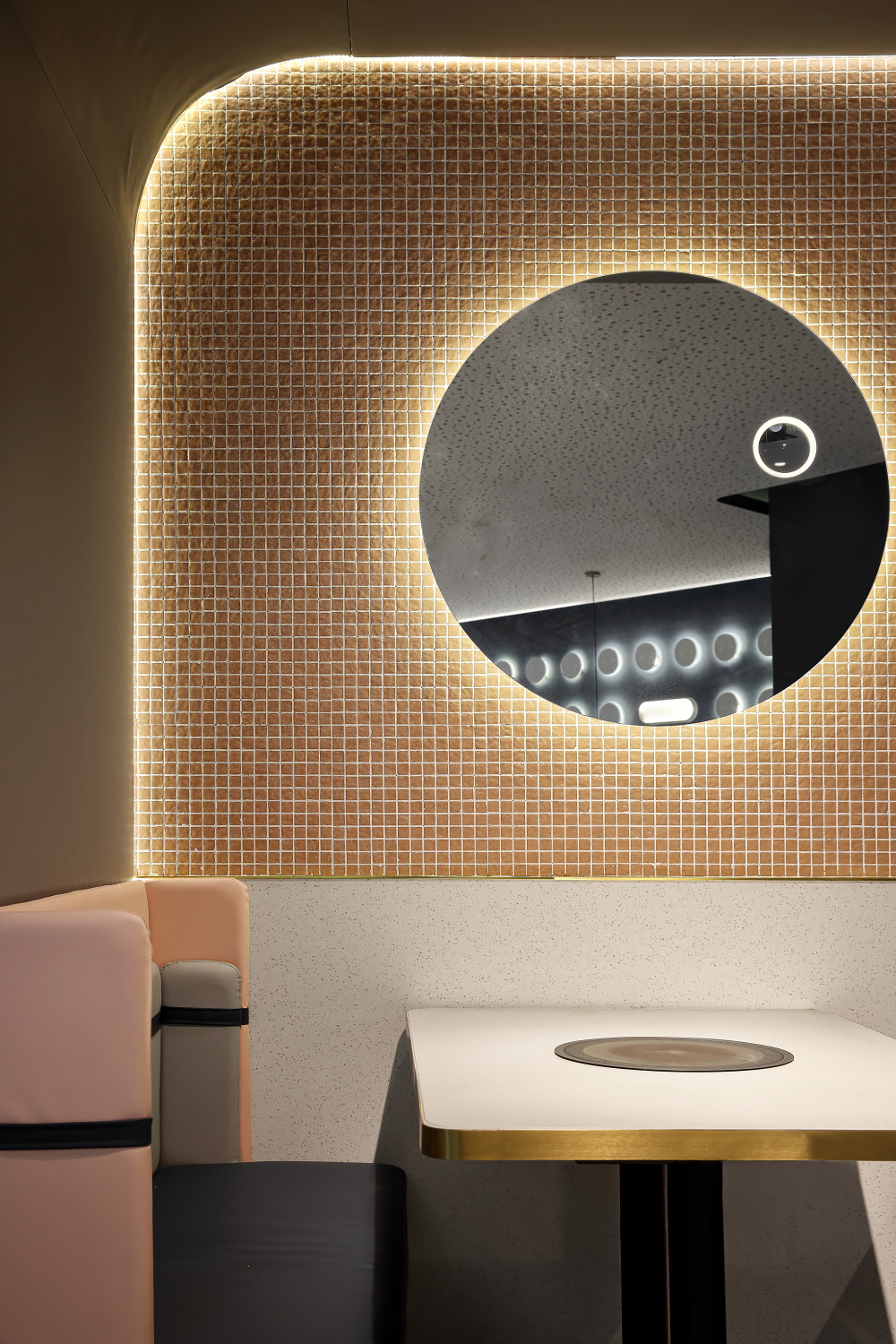 酷炫极简风烤肉店设计，小猪小牛章鱼水煎肉餐厅