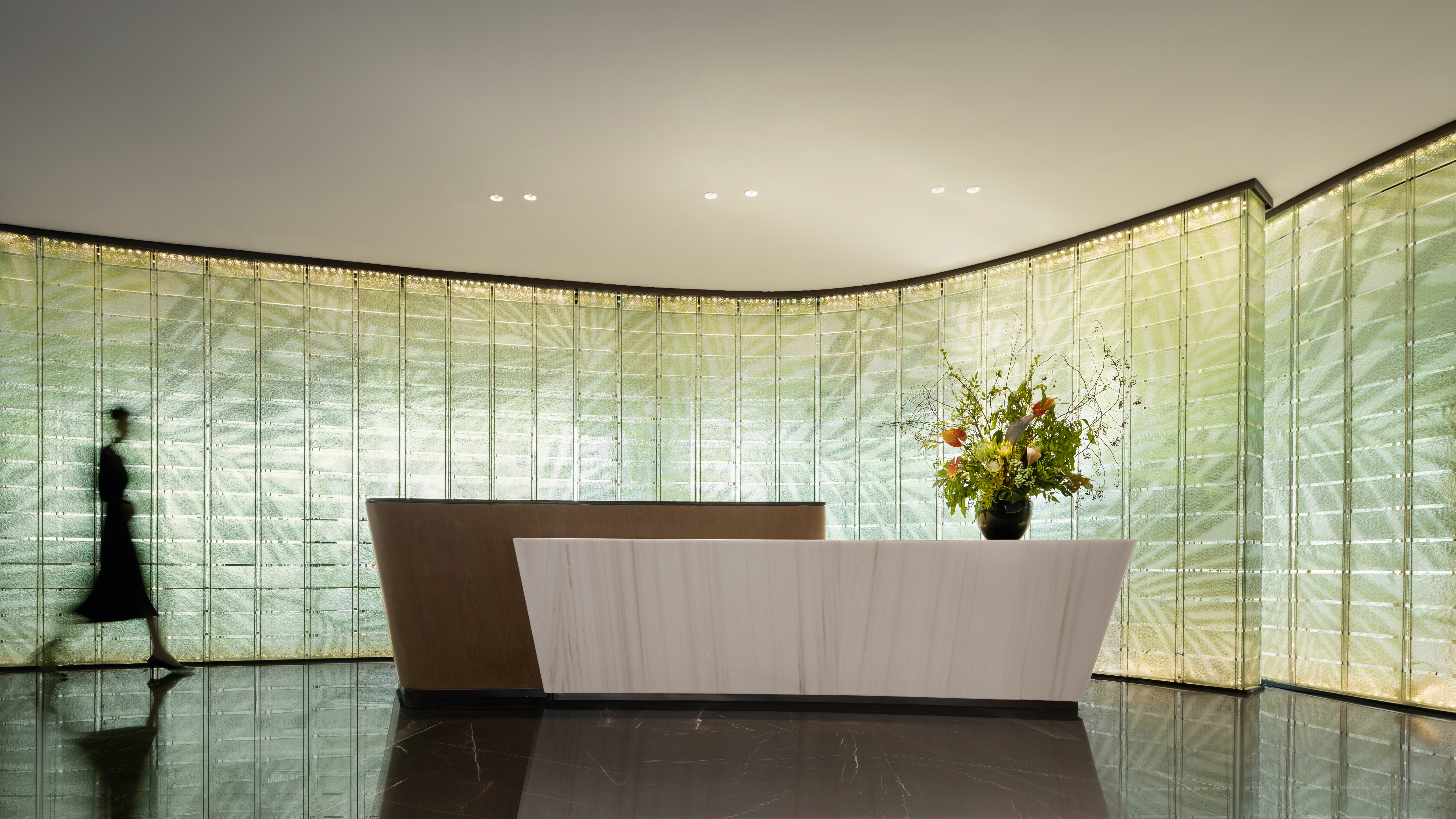 明德设计 | 虹桥璀璨时代：镜观万象，邂逅神秘「空中花园」